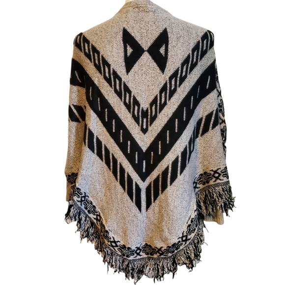 NEW New York Collection Southwestern Tie Front Poncho Sweater - Picture 6 of 11